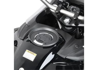 KIT ADAPTADOR METALICO GIVI SUZUKI